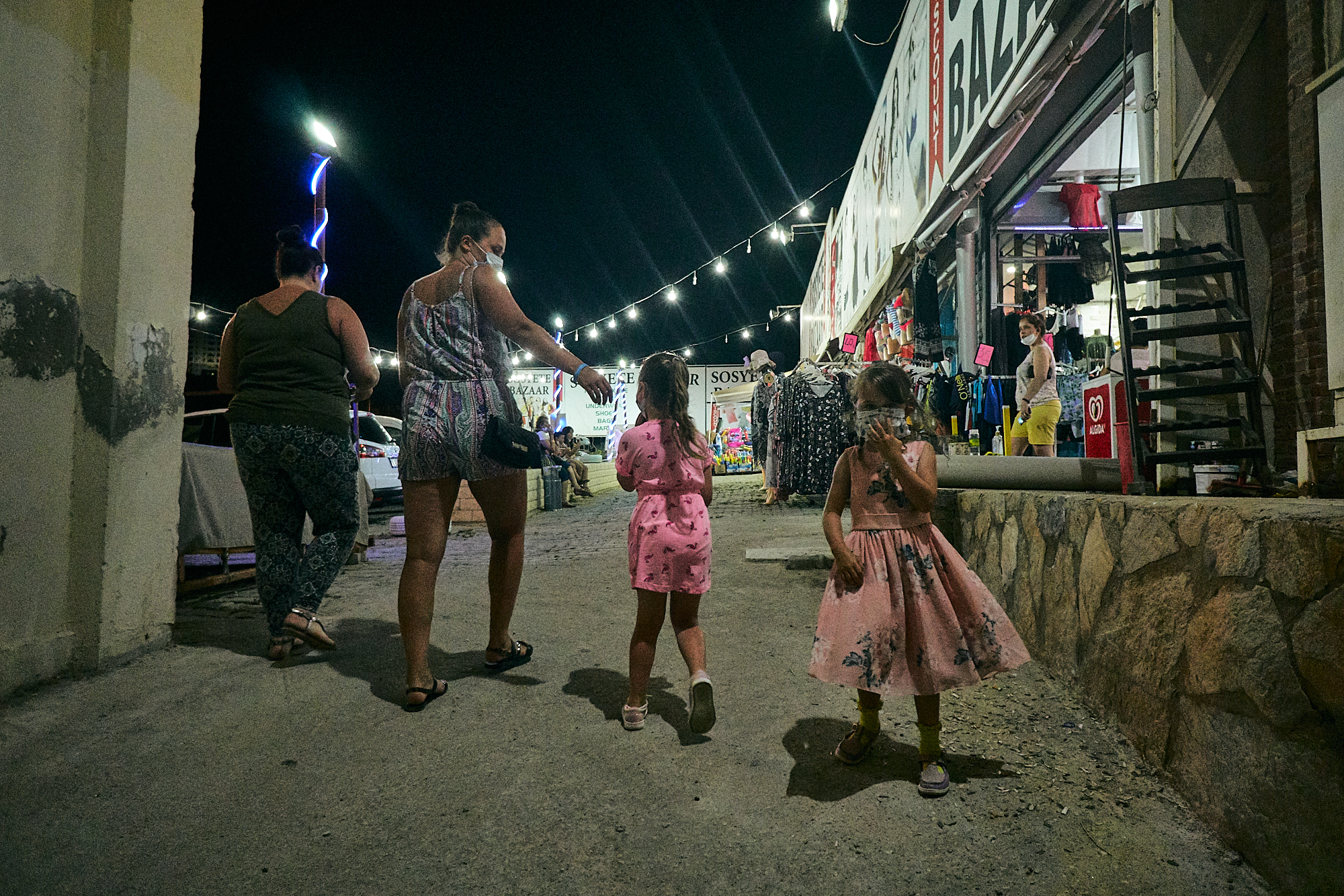 walking through market in Turkey during Coronavirus