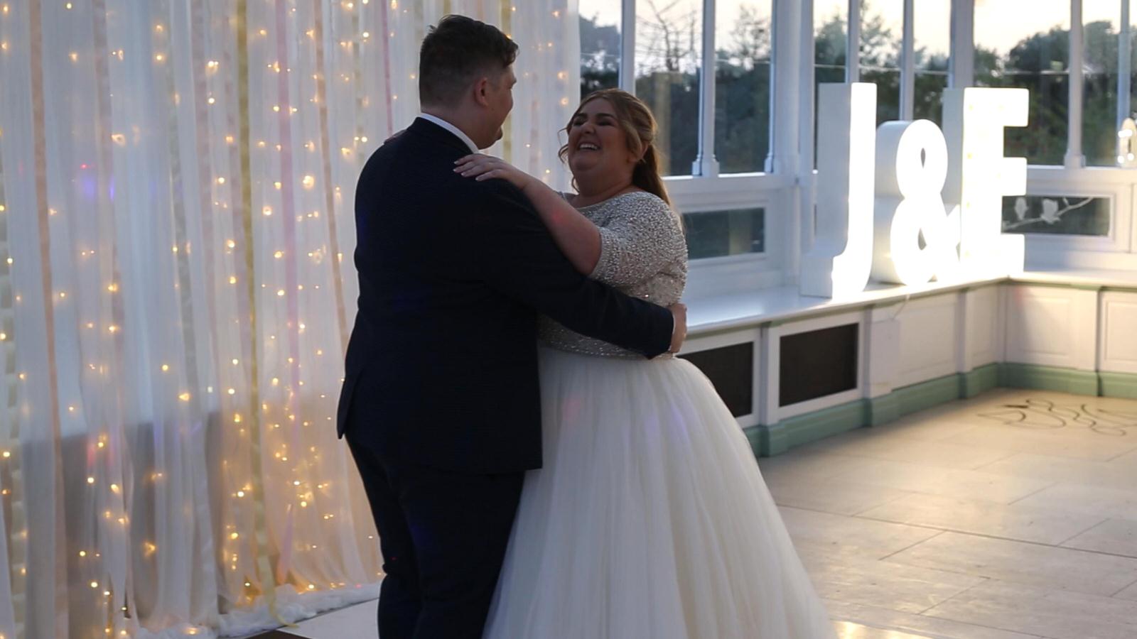bride and grooms first dance at isla gladstone