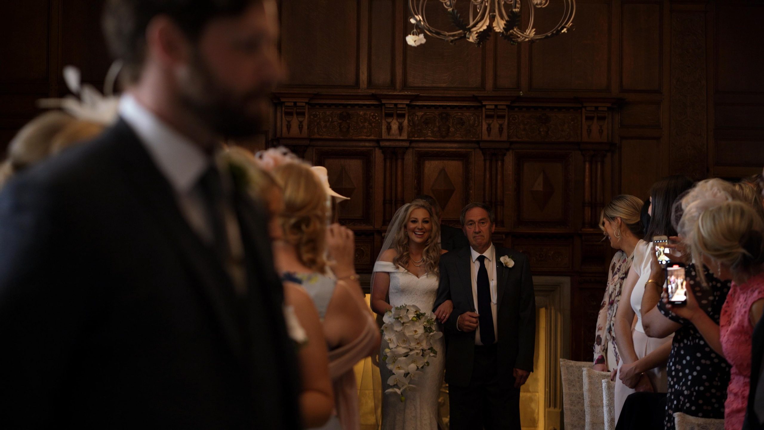 bride gets ready to walk down the aisle at Inglewood manor