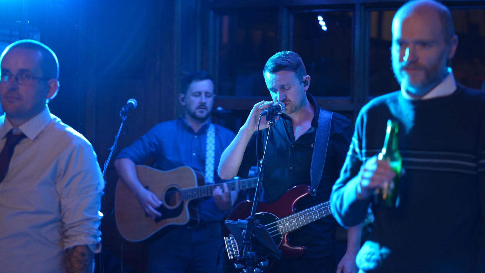 madison band sing first dance song at Hillbark