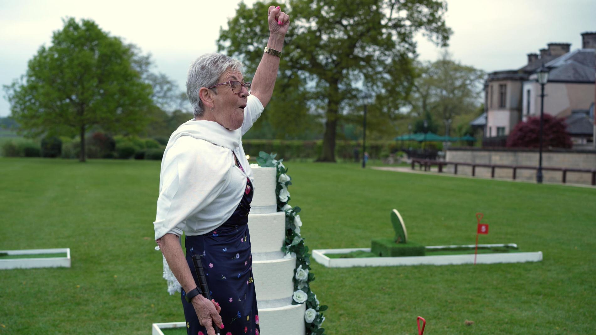 guest gets hole in one during wedding