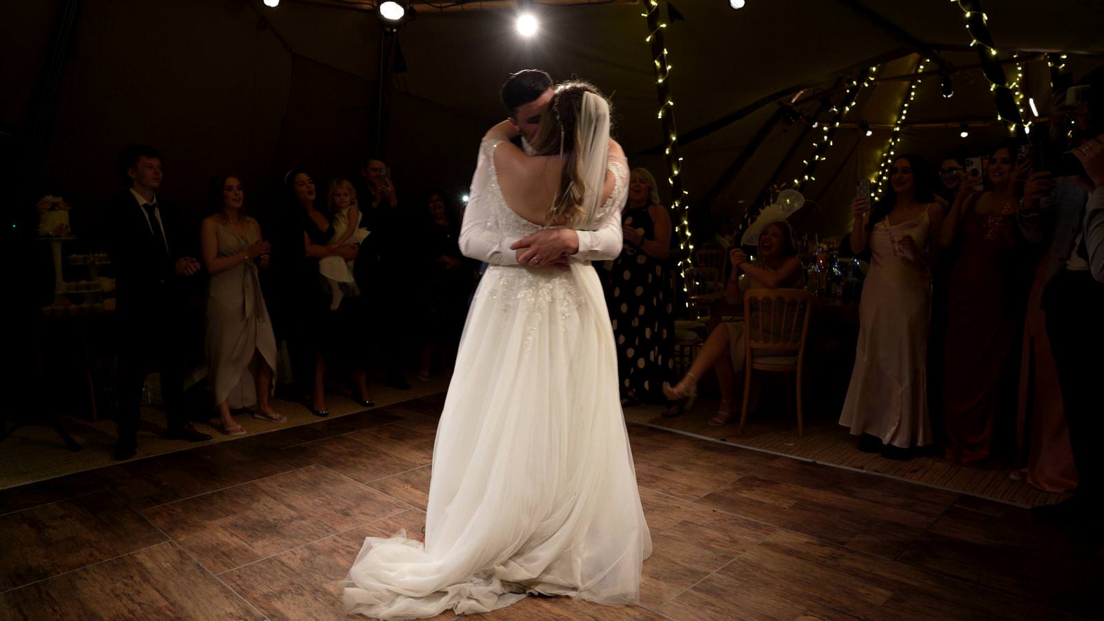 couple dance to teenage dirtbag for first dance